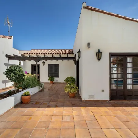 Villa 3-bedroom In Golf Del Sur *