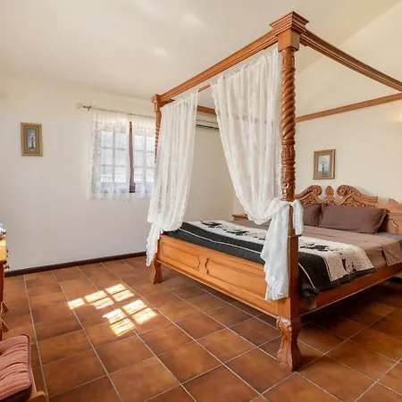 Villa 3-bedroom In Golf Del Sur
