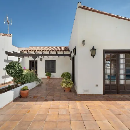 Villa 3-bedroom In Golf Del Sur *